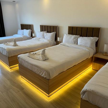 The Platinum Pyramid View Inn Kafrat al Jabal Exterior photo