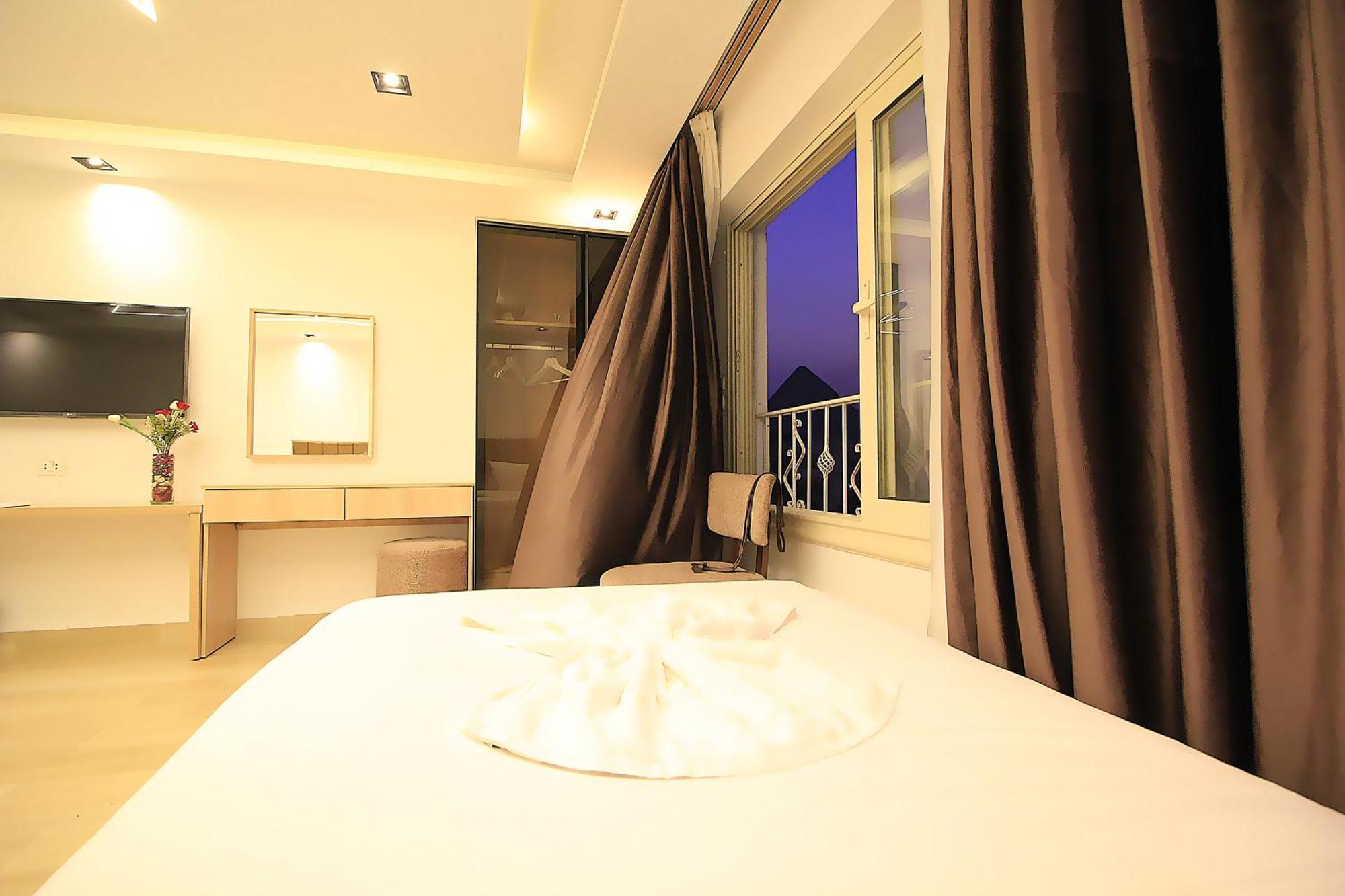 The Platinum Pyramid View Inn Kafrat al Jabal Exterior photo