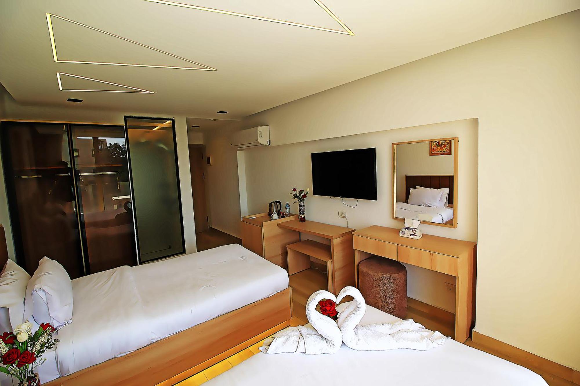 The Platinum Pyramid View Inn Kafrat al Jabal Exterior photo