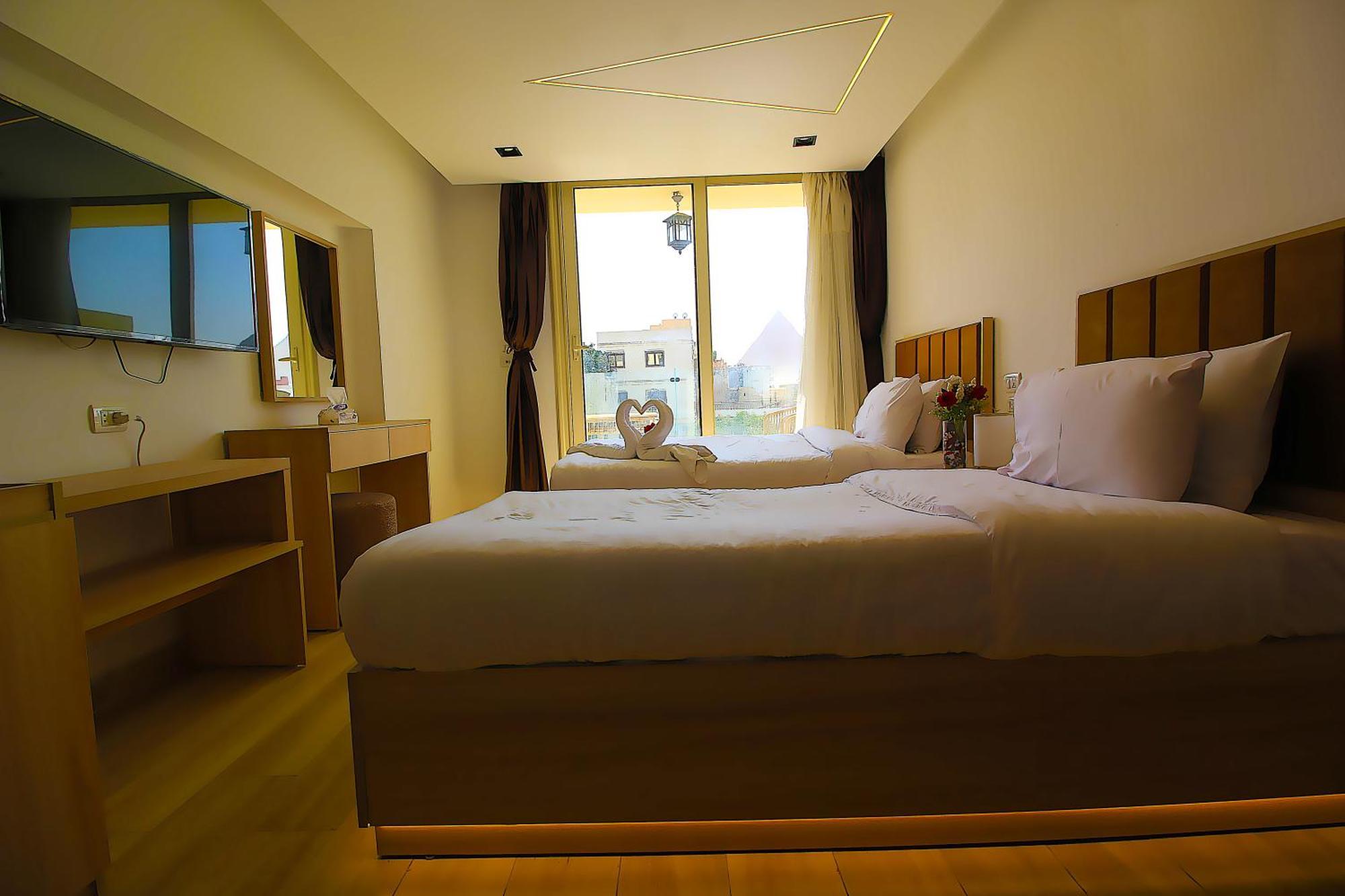 The Platinum Pyramid View Inn Kafrat al Jabal Exterior photo