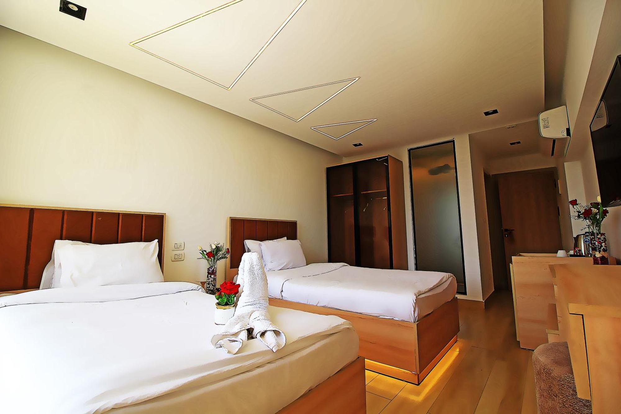 The Platinum Pyramid View Inn Kafrat al Jabal Exterior photo
