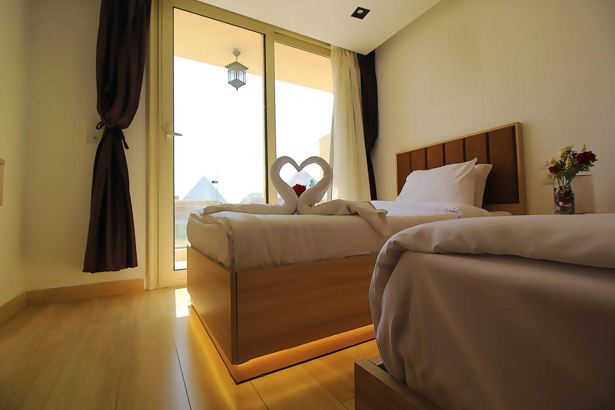 The Platinum Pyramid View Inn Kafrat al Jabal Exterior photo