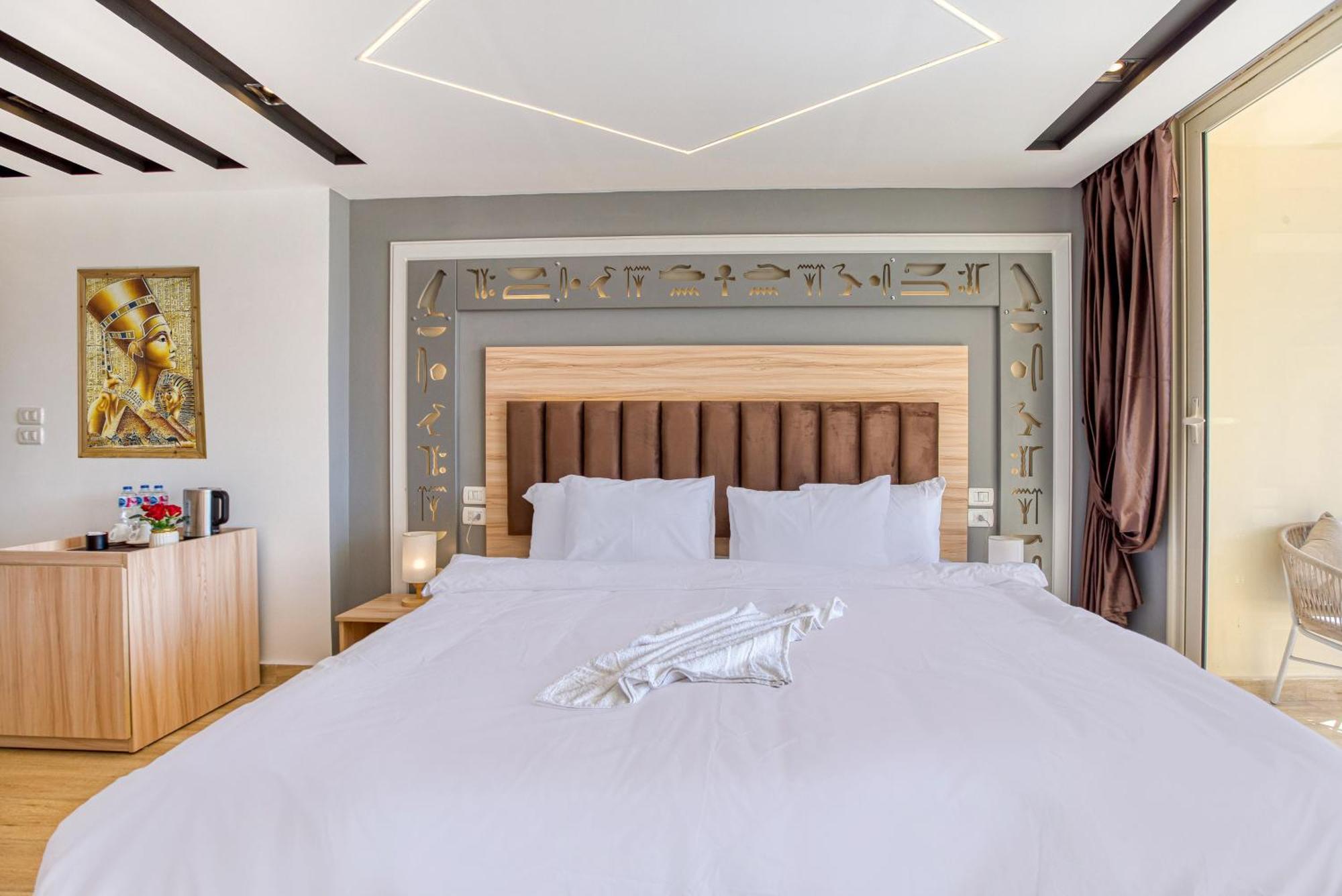The Platinum Pyramid View Inn Kafrat al Jabal Exterior photo