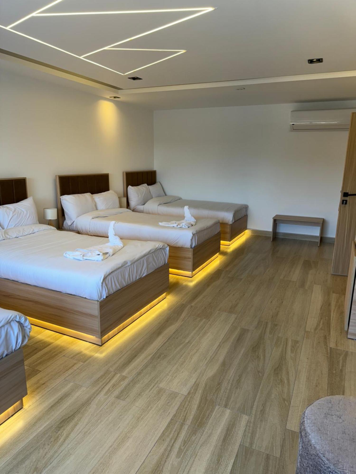 The Platinum Pyramid View Inn Kafrat al Jabal Exterior photo
